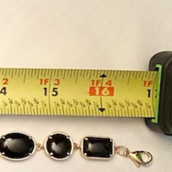 BLACK BEADED NECKLACE & EARRINGS - Picture 4 of 4